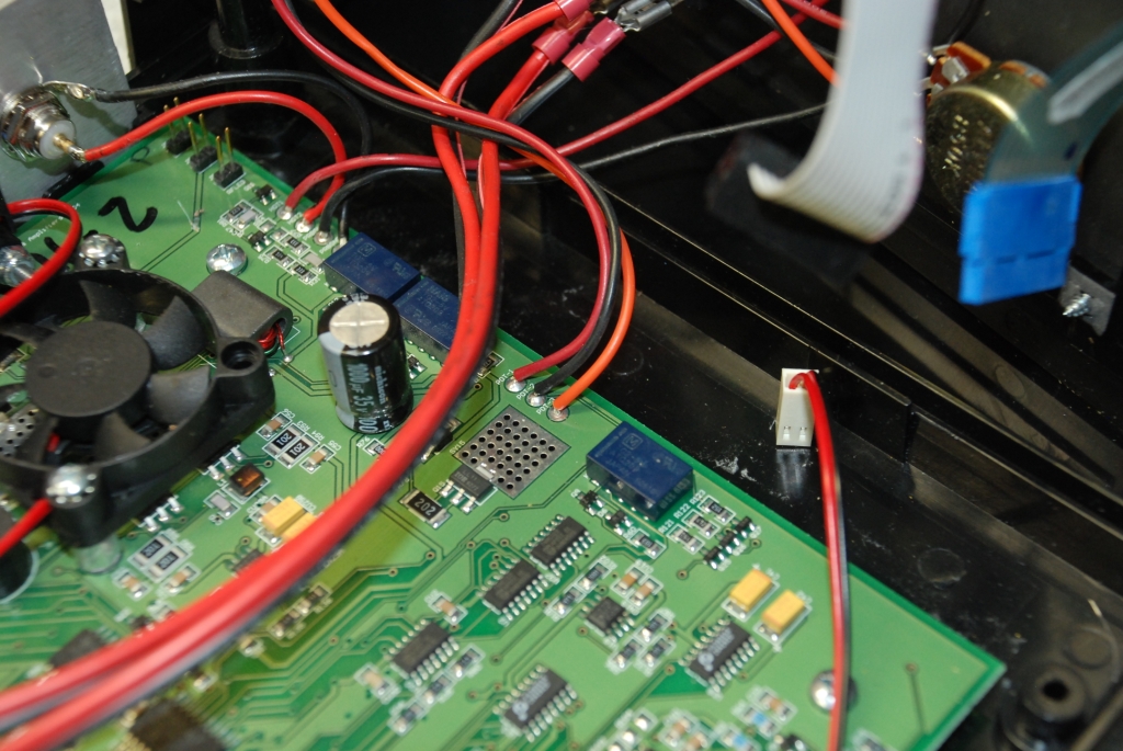 Unshielded wires to OUTPUT LEVEL potentiometer.